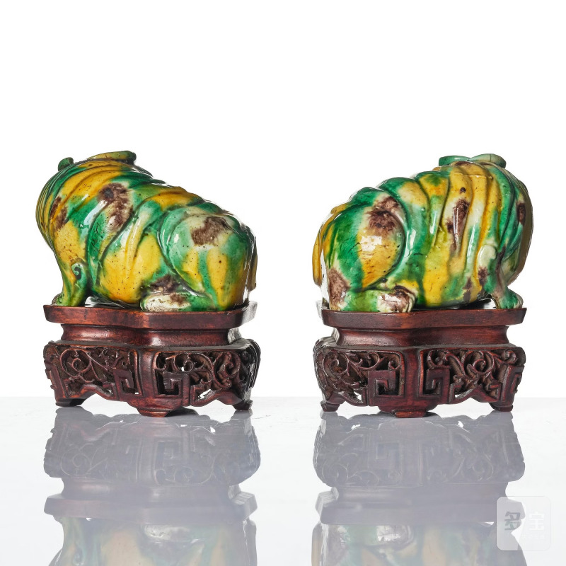 A pair of egg and spinach glazed figures of mythical creatures, - 图4